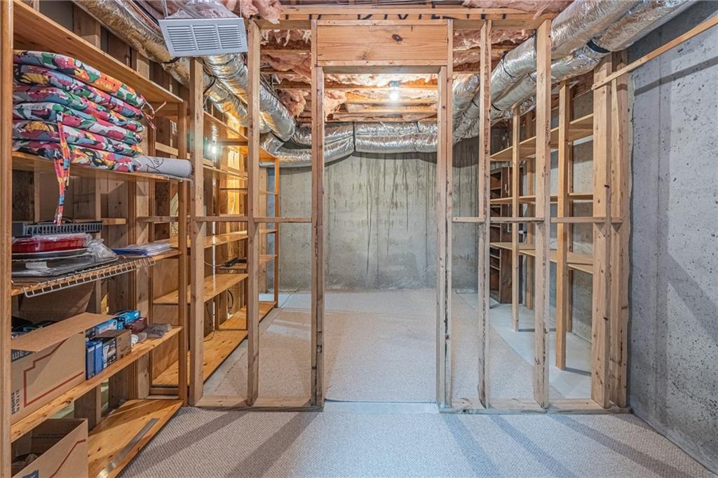 2300 Gladstone Place