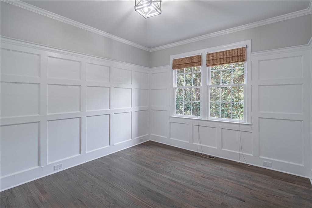 2300 Gladstone Place