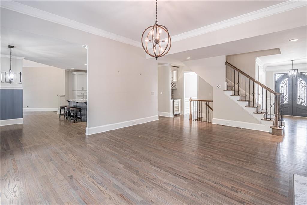 2300 Gladstone Place