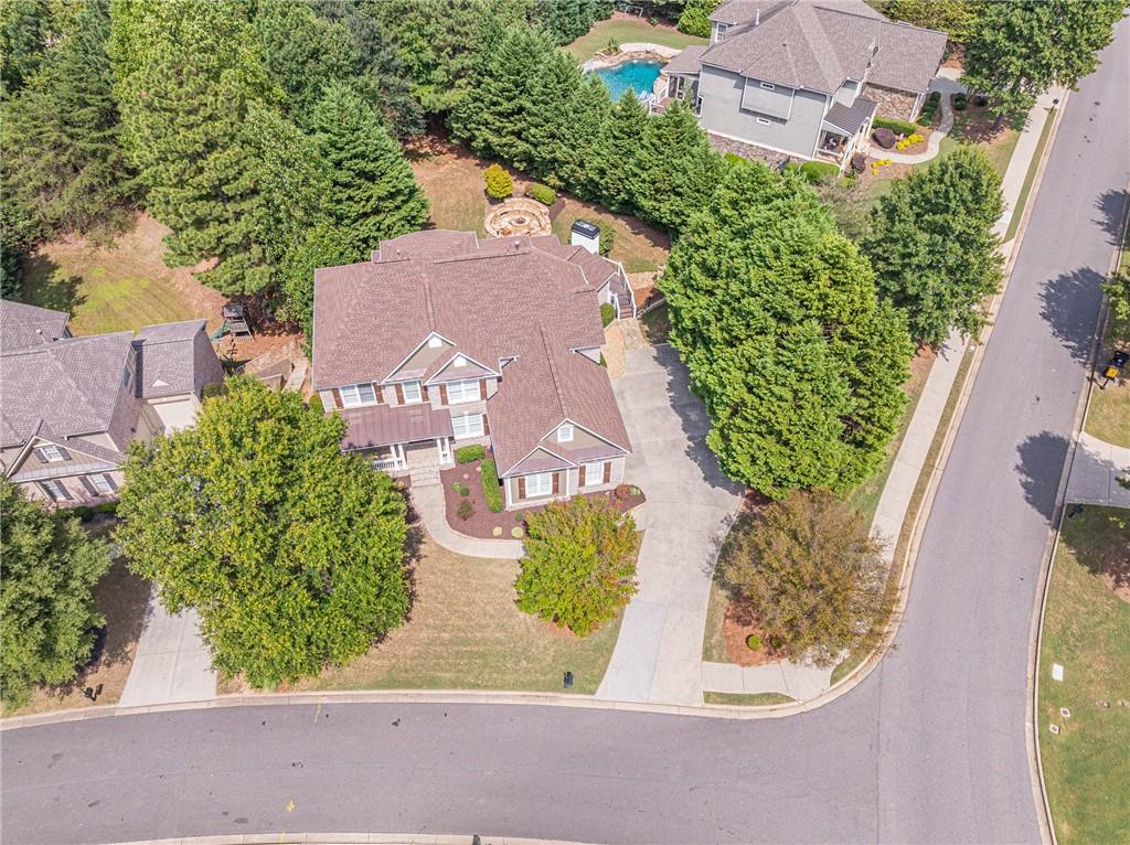 2300 Gladstone Place