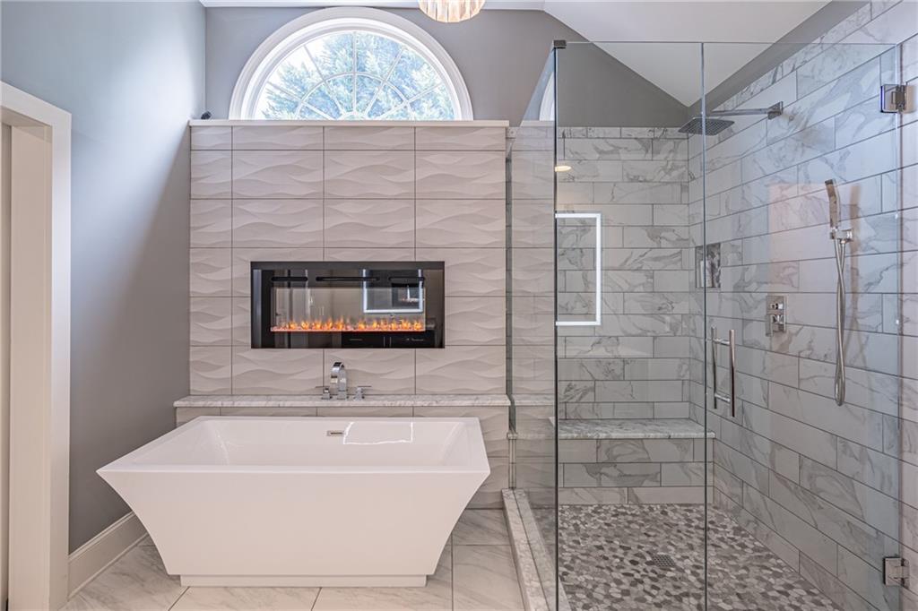 2300 Gladstone Place