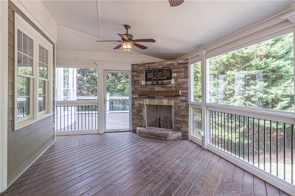 2300 Gladstone Place