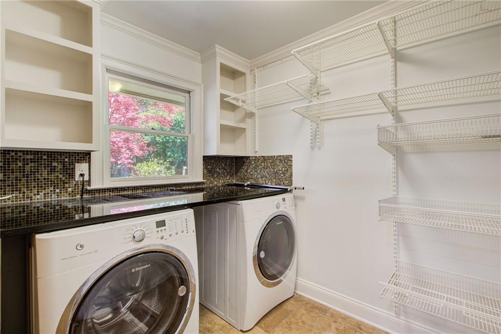 3818 Rainforest Circle