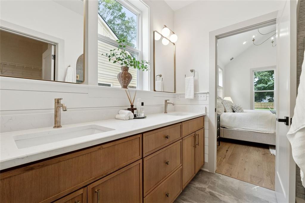 1780 AIRCRAFT Drive SE