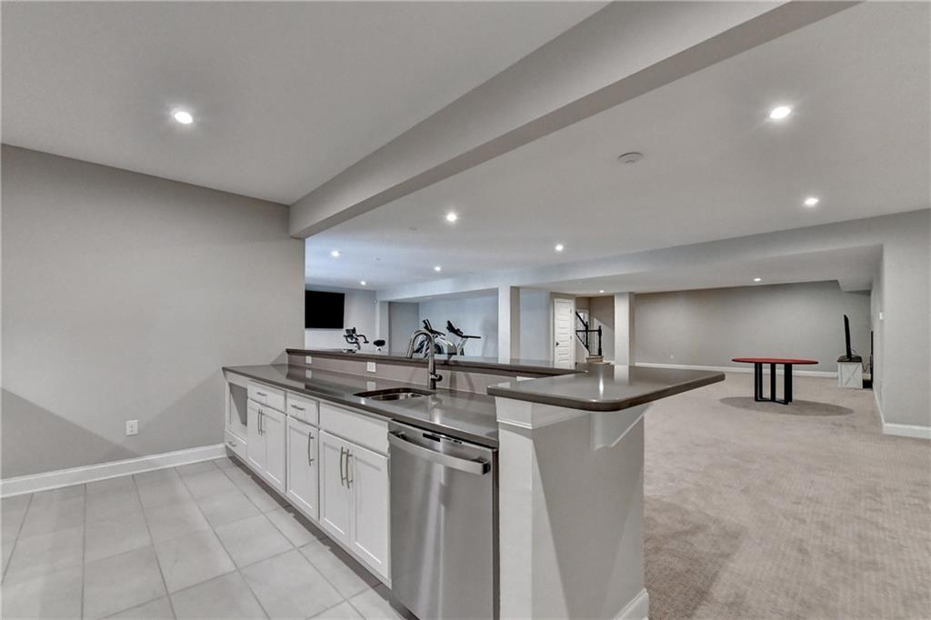 516 Founders Drive E