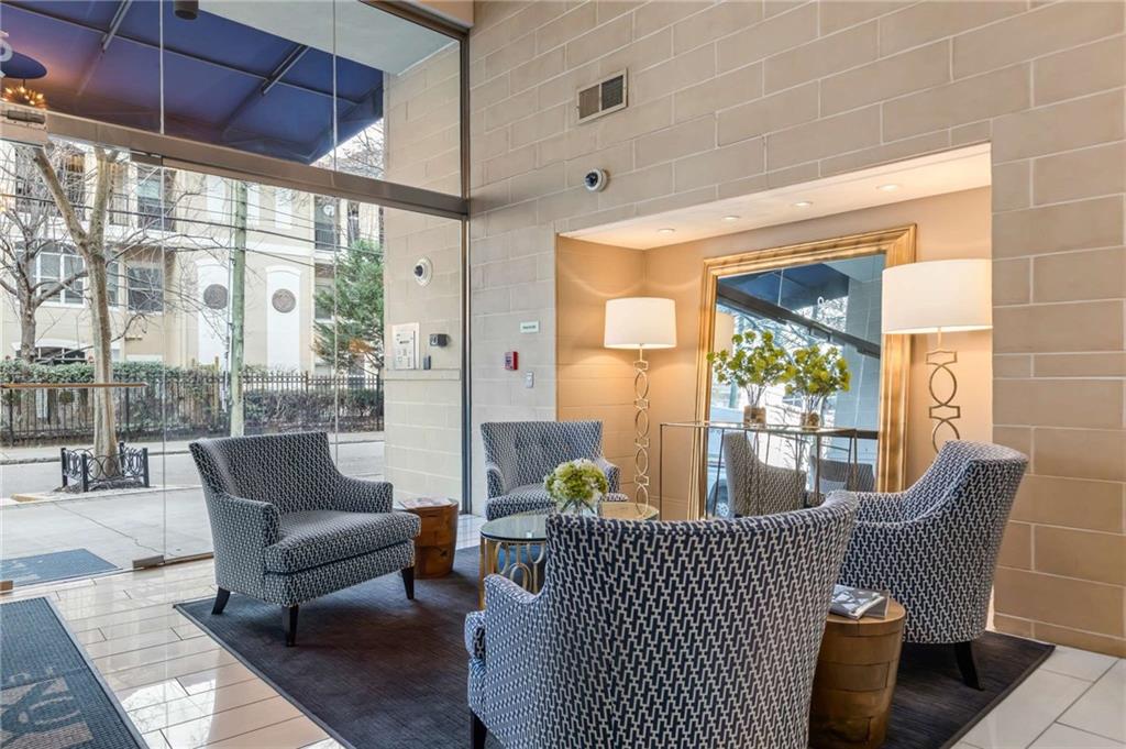 905 Juniper Street NE Unit 111