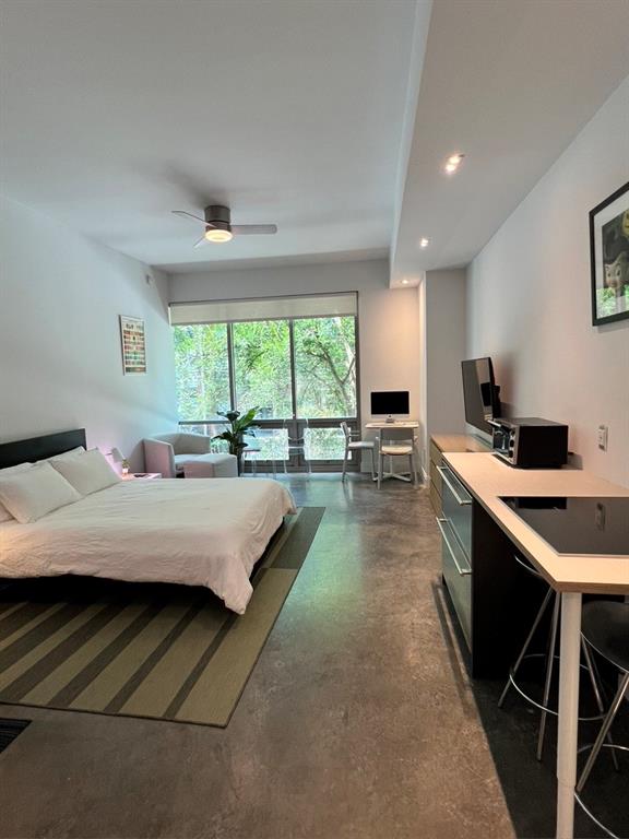 905 Juniper Street NE Unit 111