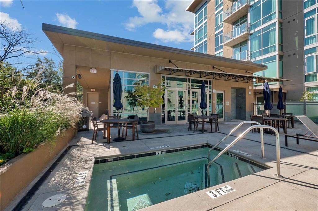 905 Juniper Street NE Unit 111