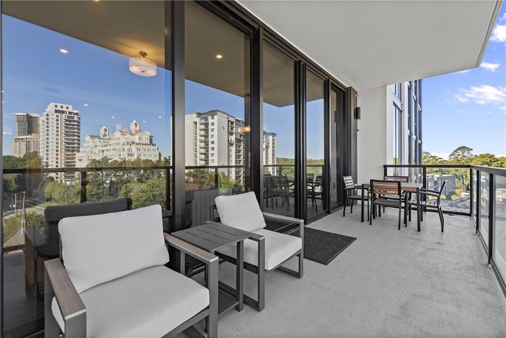 2425 Peachtree Road NE Unit 902