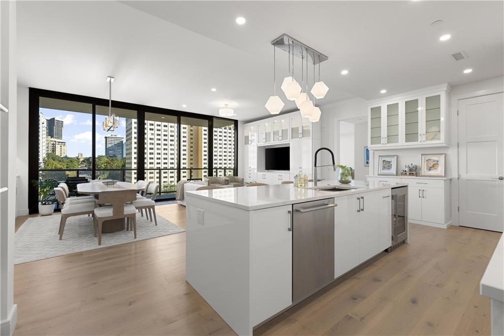 2425 Peachtree Road NE Unit 902