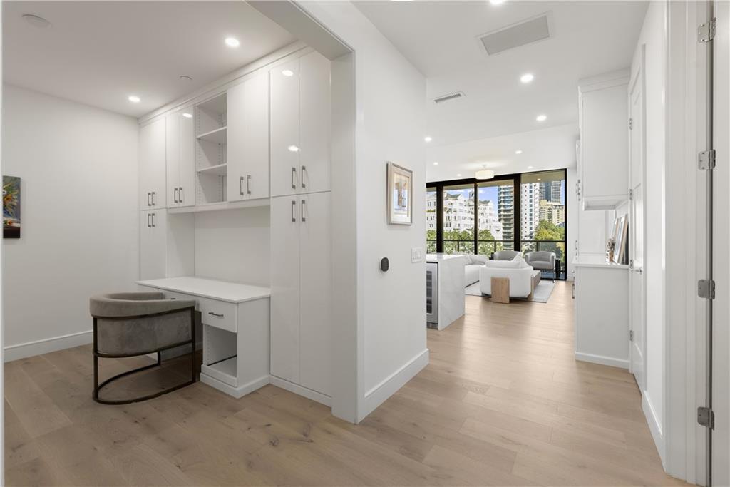 2425 Peachtree Road NE Unit 902