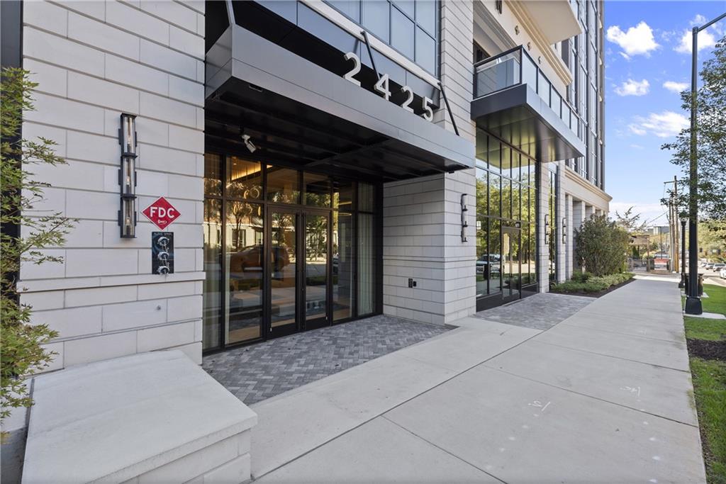2425 Peachtree Road NE Unit 902