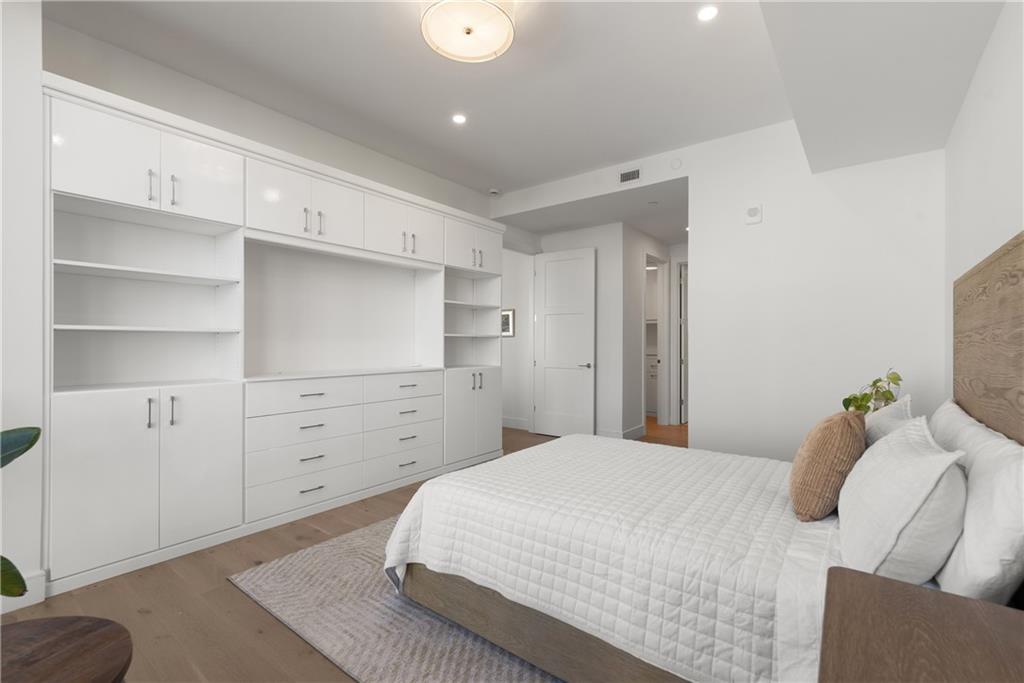 2425 Peachtree Road NE Unit 902