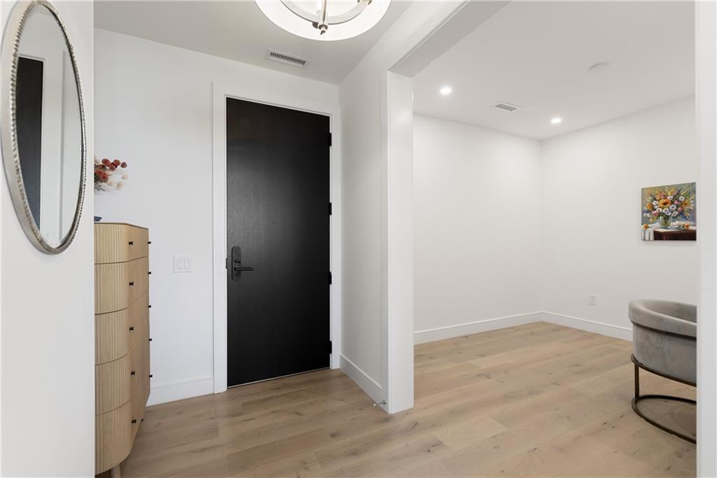 2425 Peachtree Road NE Unit 902