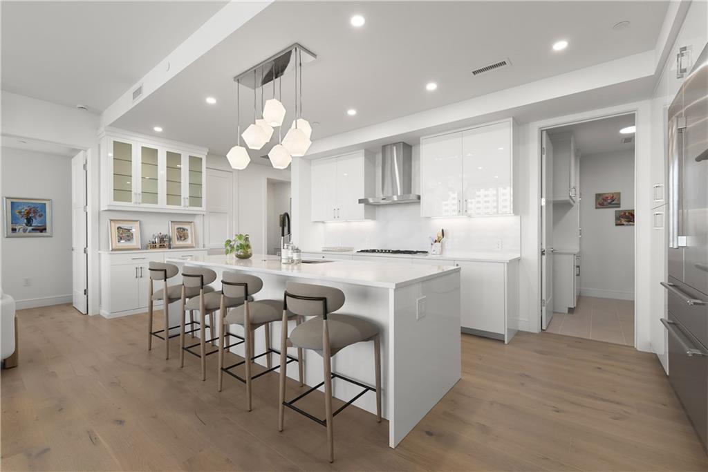 2425 Peachtree Road NE Unit 902