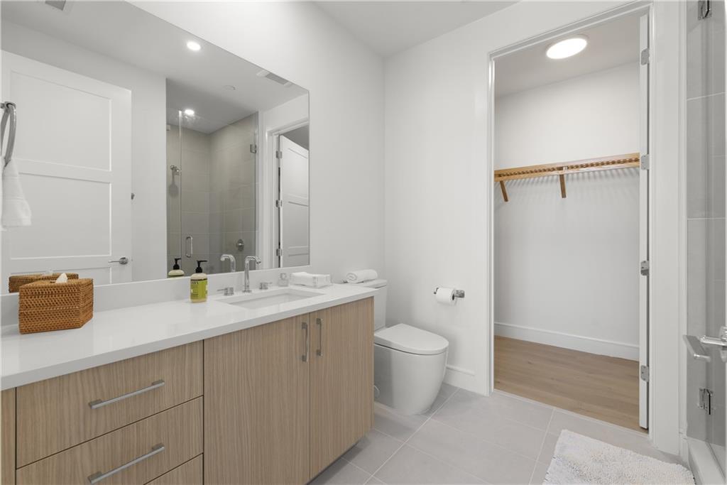 2425 Peachtree Road NE Unit 902