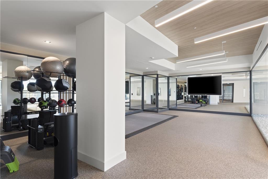 2425 Peachtree Road NE Unit 902