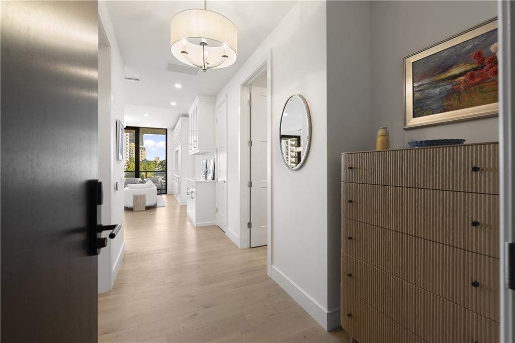 2425 Peachtree Road NE Unit 902