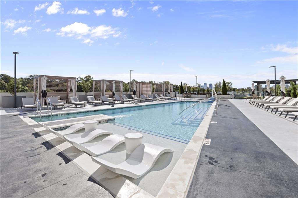 2425 Peachtree Road NE Unit 902