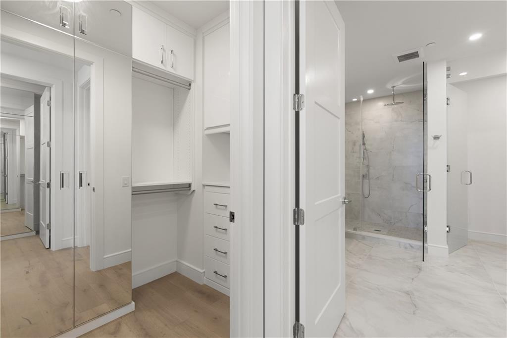 2425 Peachtree Road NE Unit 902