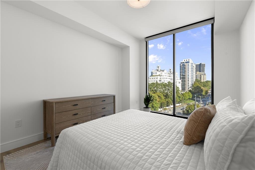 2425 Peachtree Road NE Unit 902