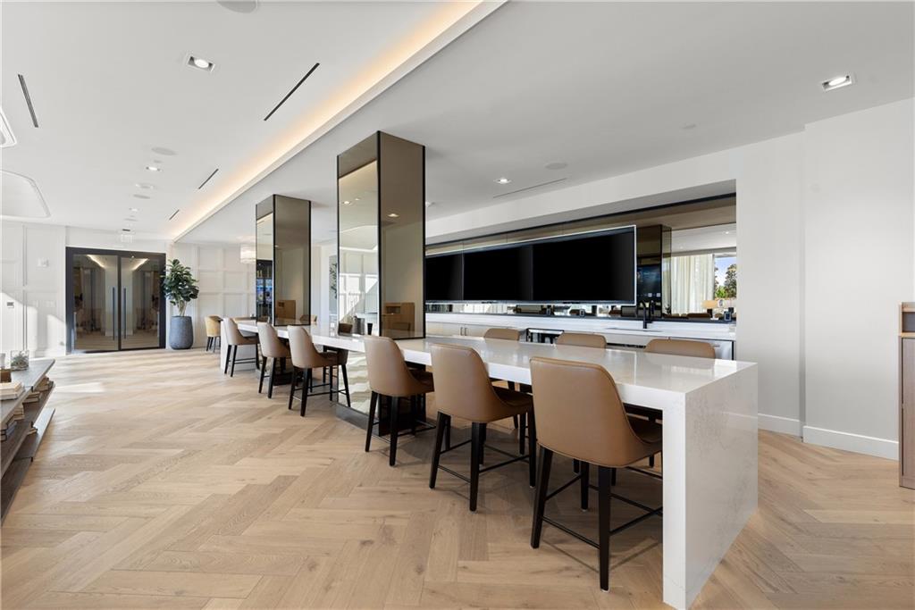 2425 Peachtree Road NE Unit 902