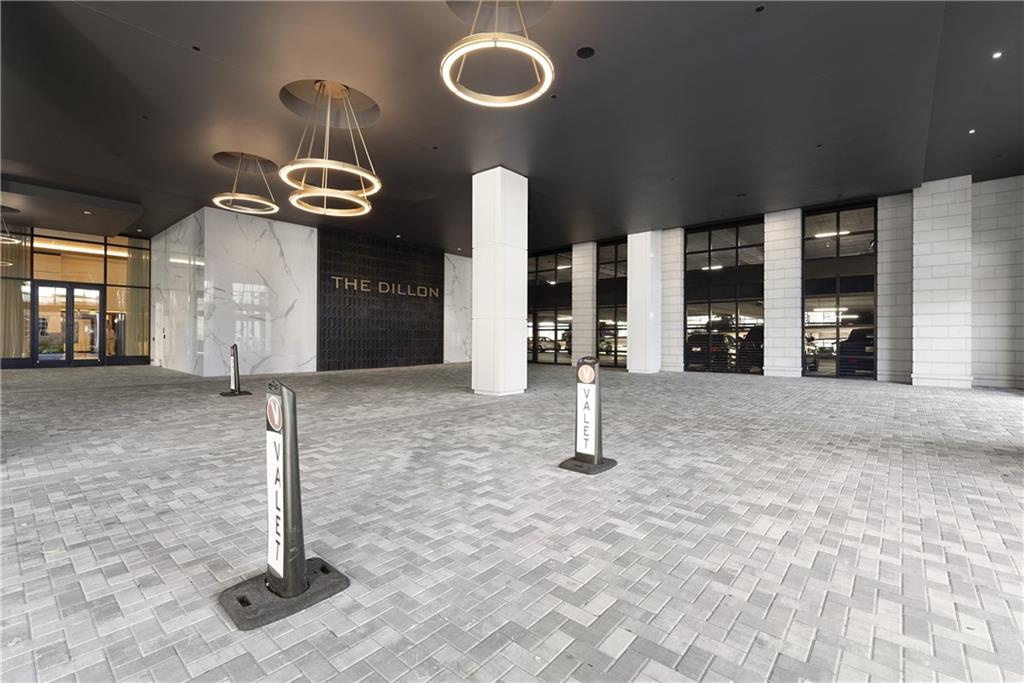 2425 Peachtree Road NE Unit 902