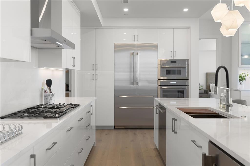 2425 Peachtree Road NE Unit 902