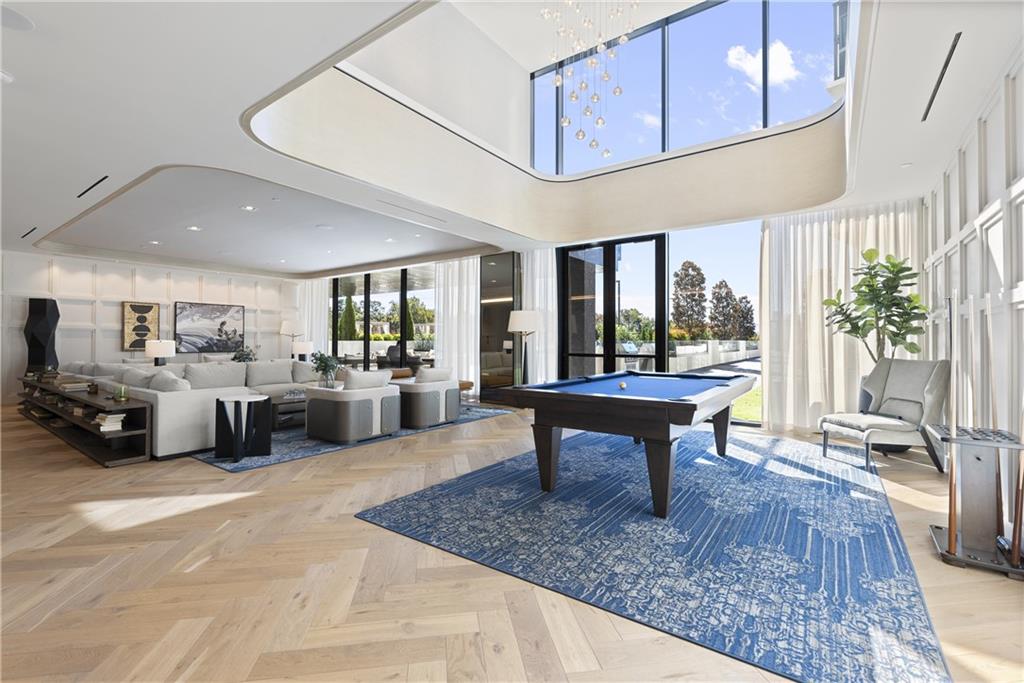 2425 Peachtree Road NE Unit 902