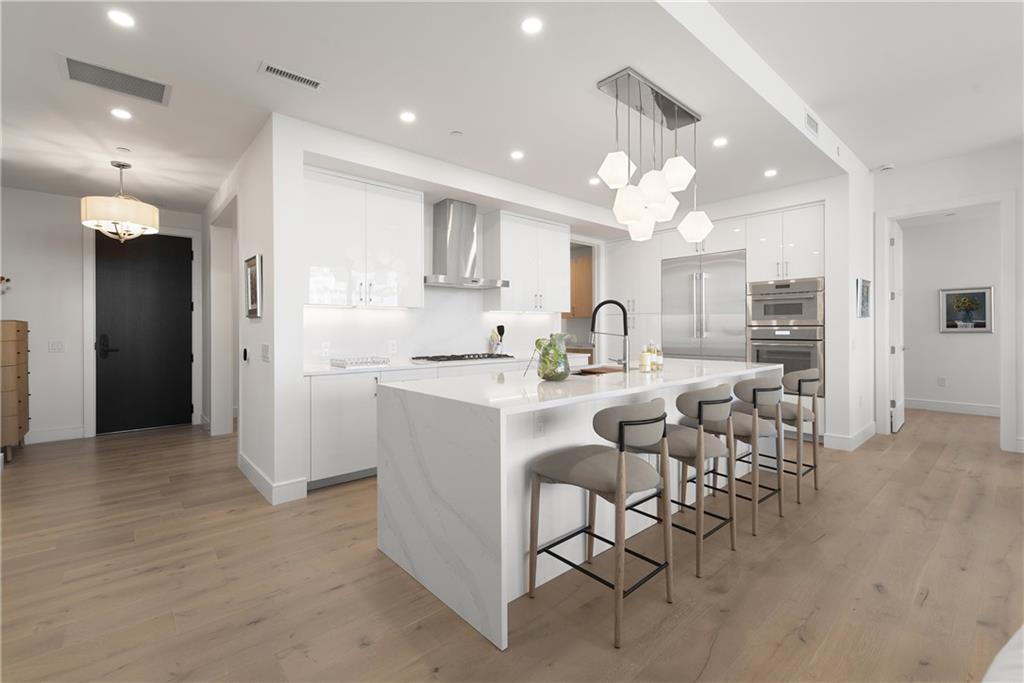 2425 Peachtree Road NE Unit 902