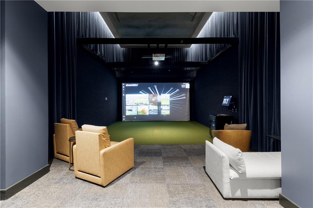 2425 Peachtree Road NE Unit 902