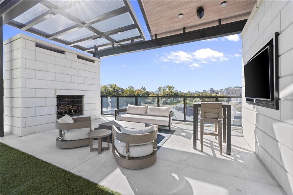 2425 Peachtree Road NE Unit 902