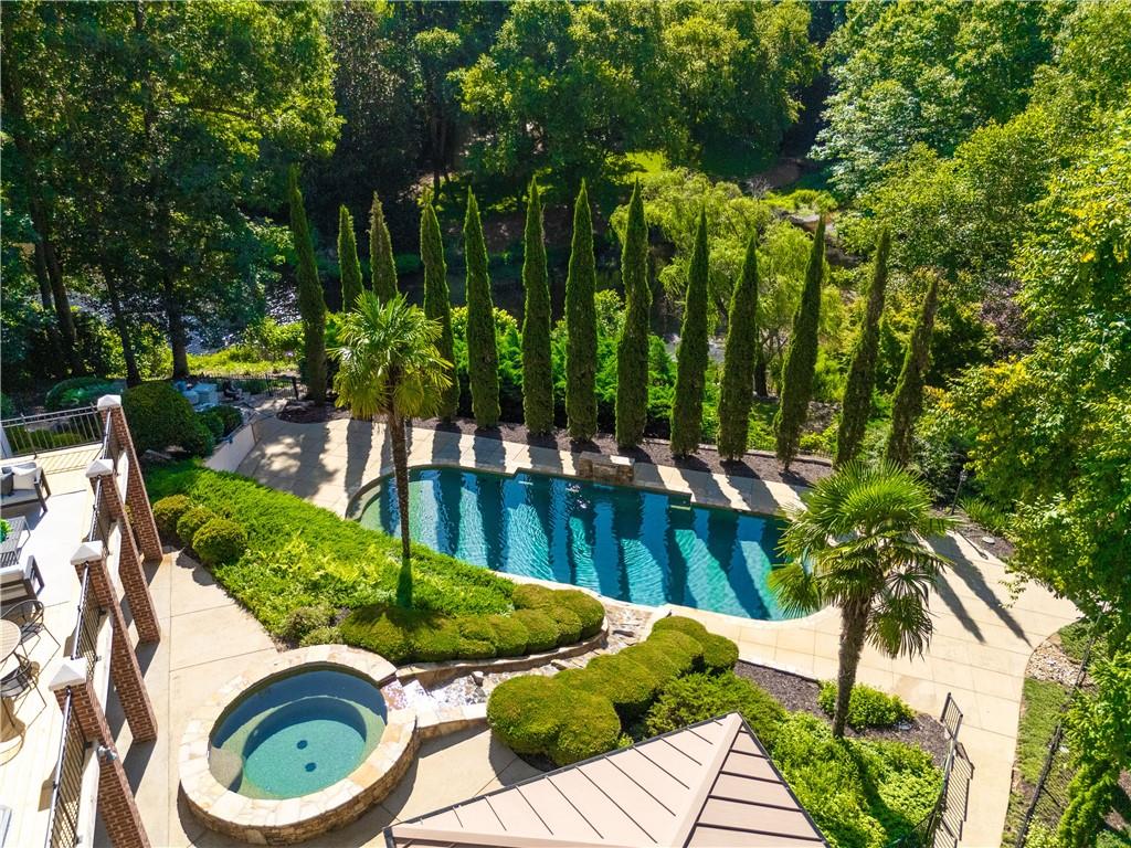1055 Hedgerose Lane