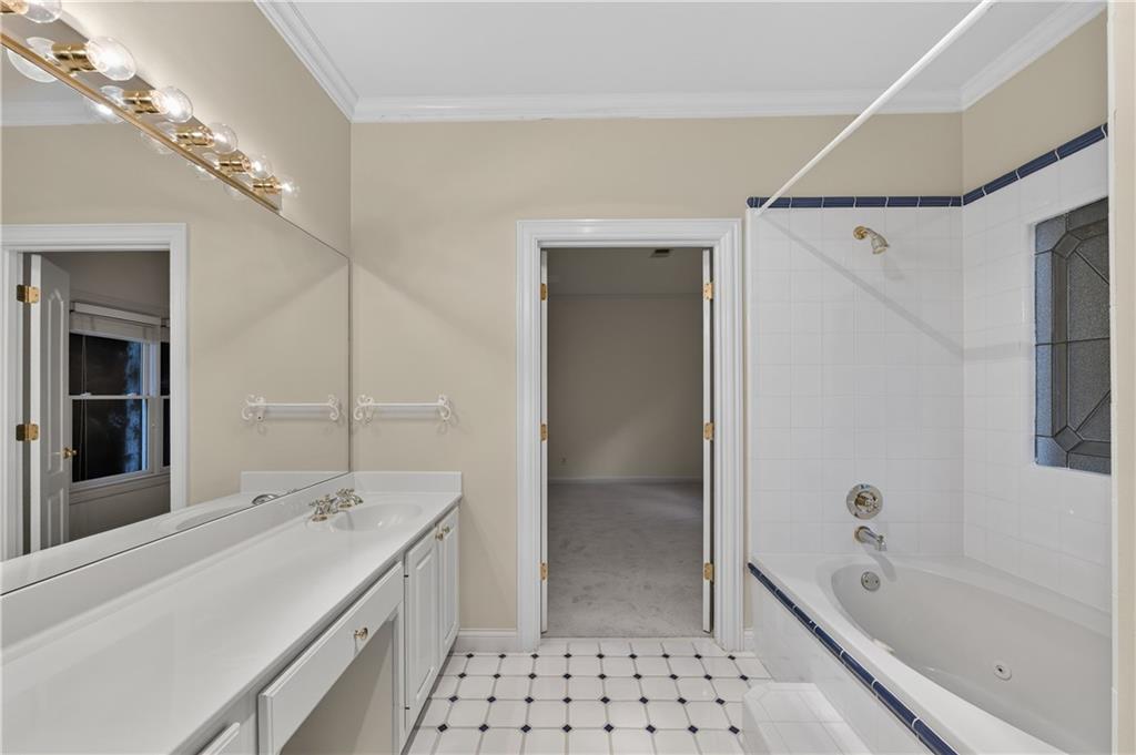 1055 Hedgerose Lane