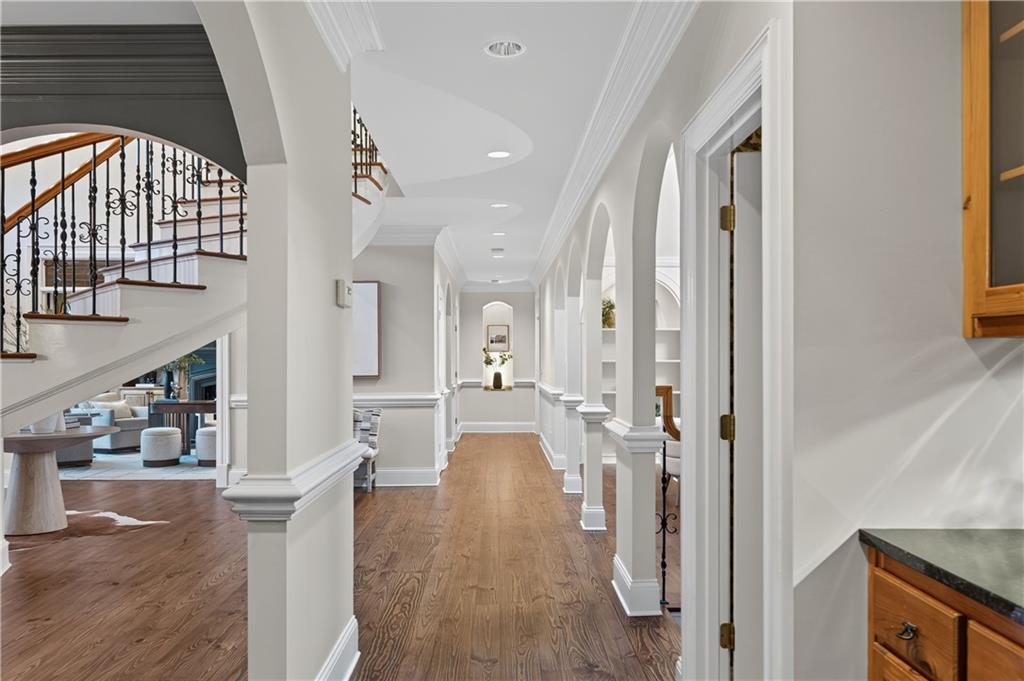1055 Hedgerose Lane
