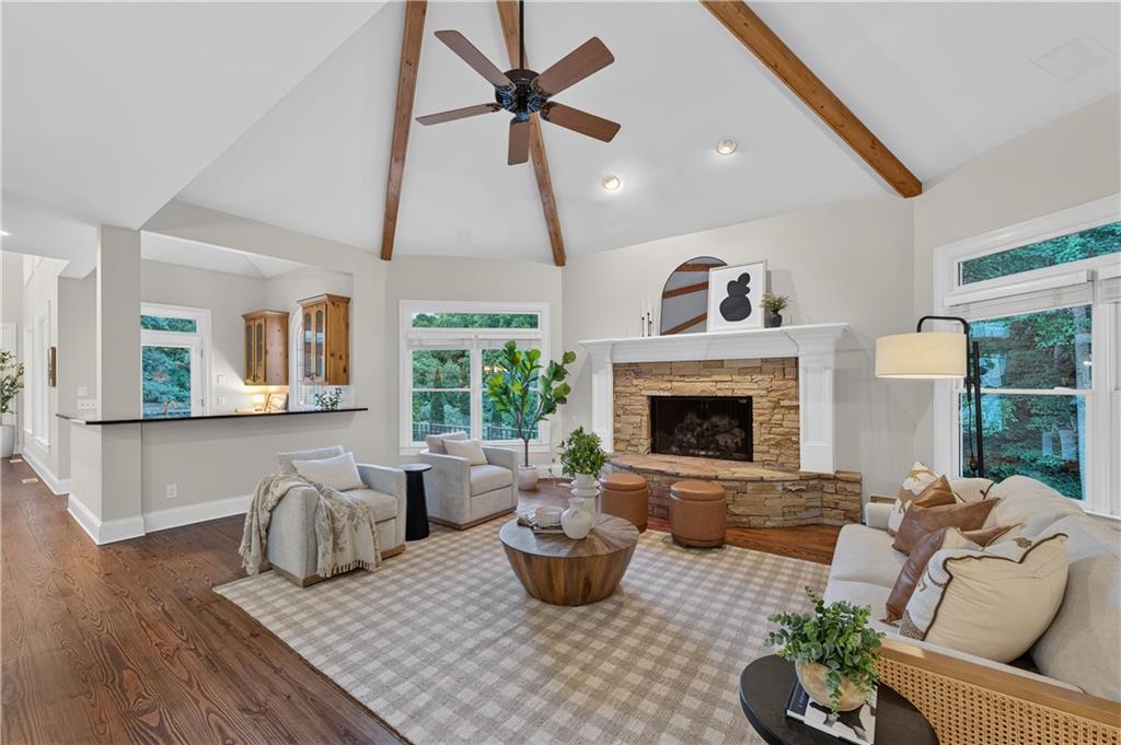 1055 Hedgerose Lane