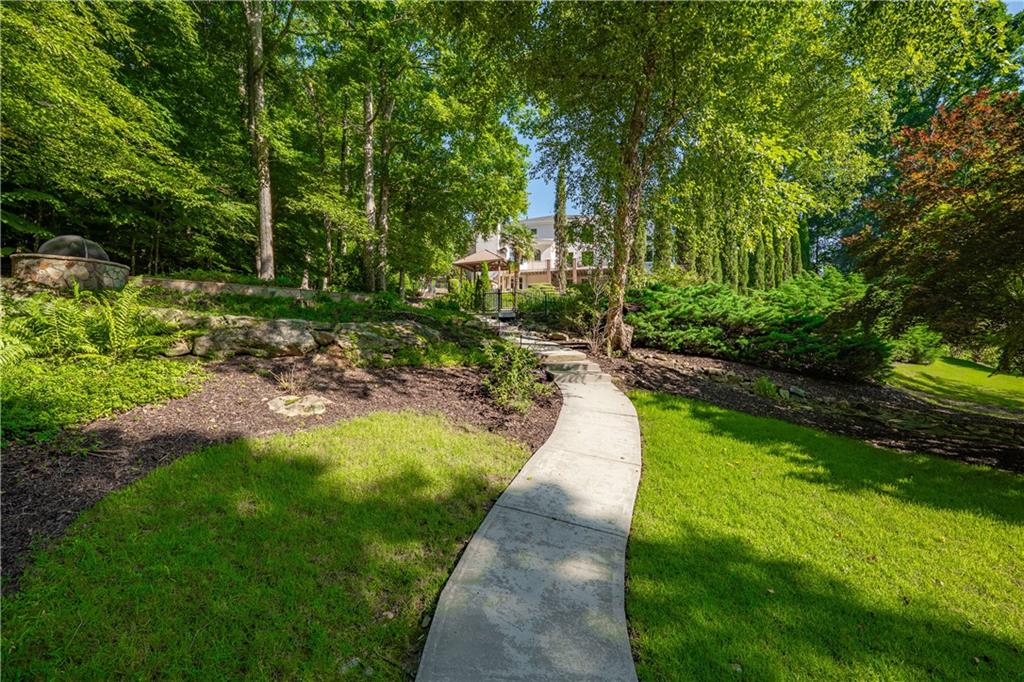 1055 Hedgerose Lane