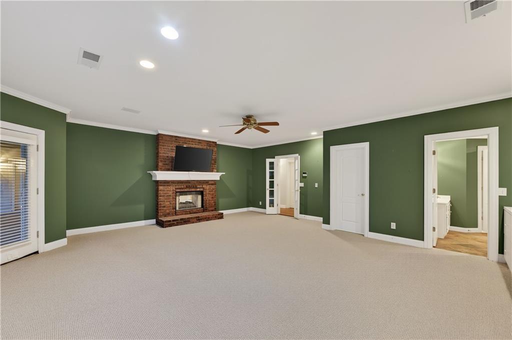 1055 Hedgerose Lane