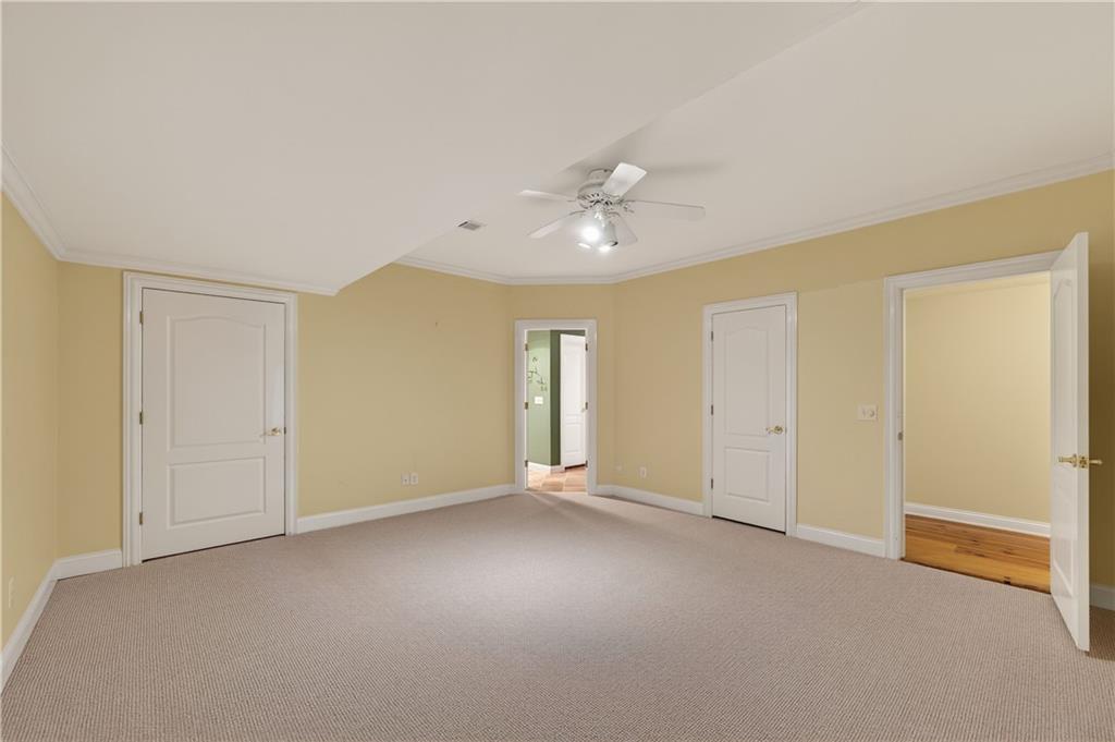 1055 Hedgerose Lane