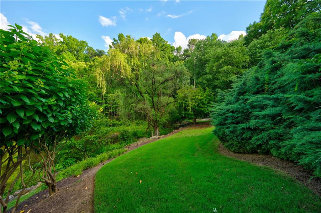 1055 Hedgerose Lane