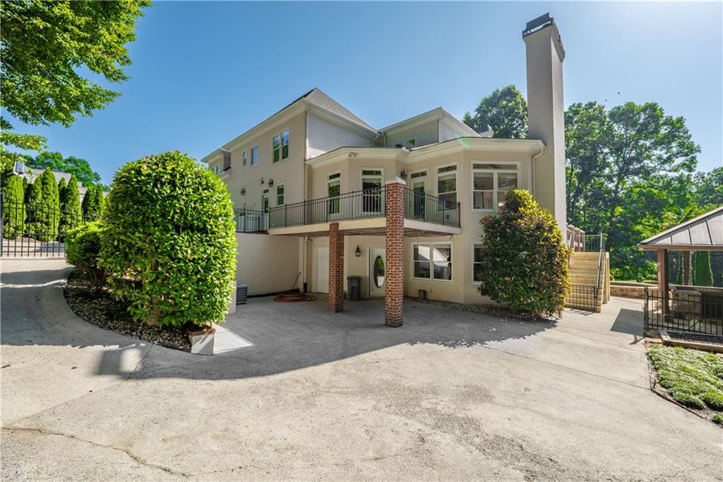 1055 Hedgerose Lane