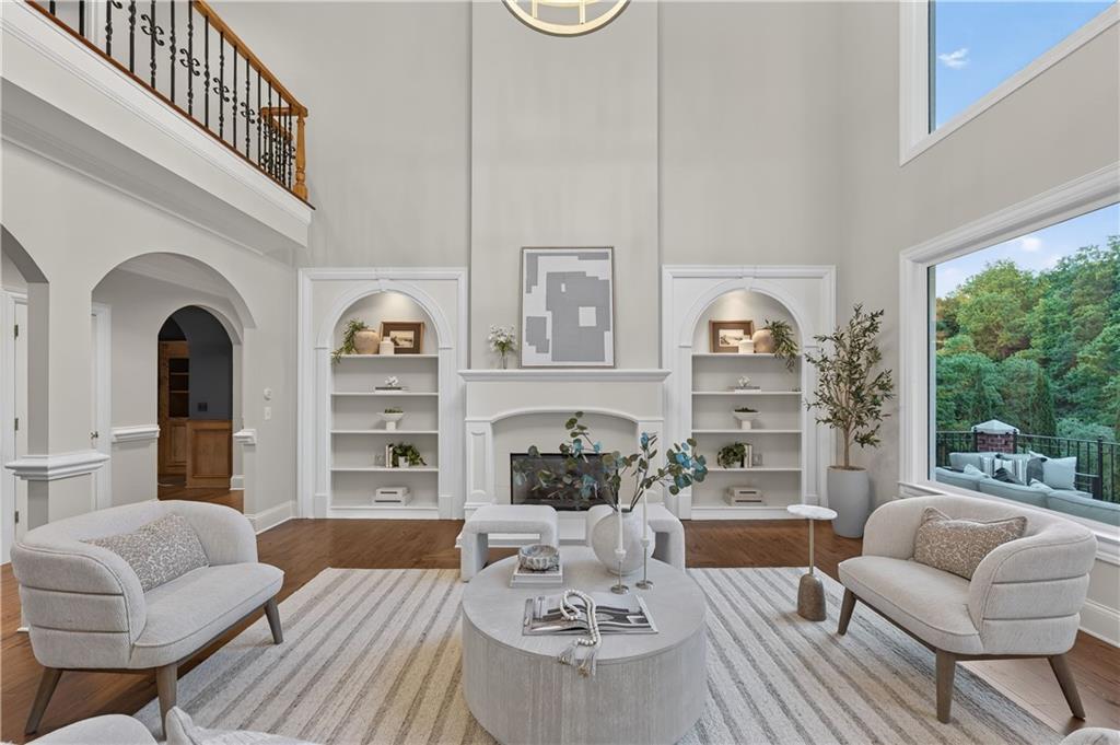 1055 Hedgerose Lane