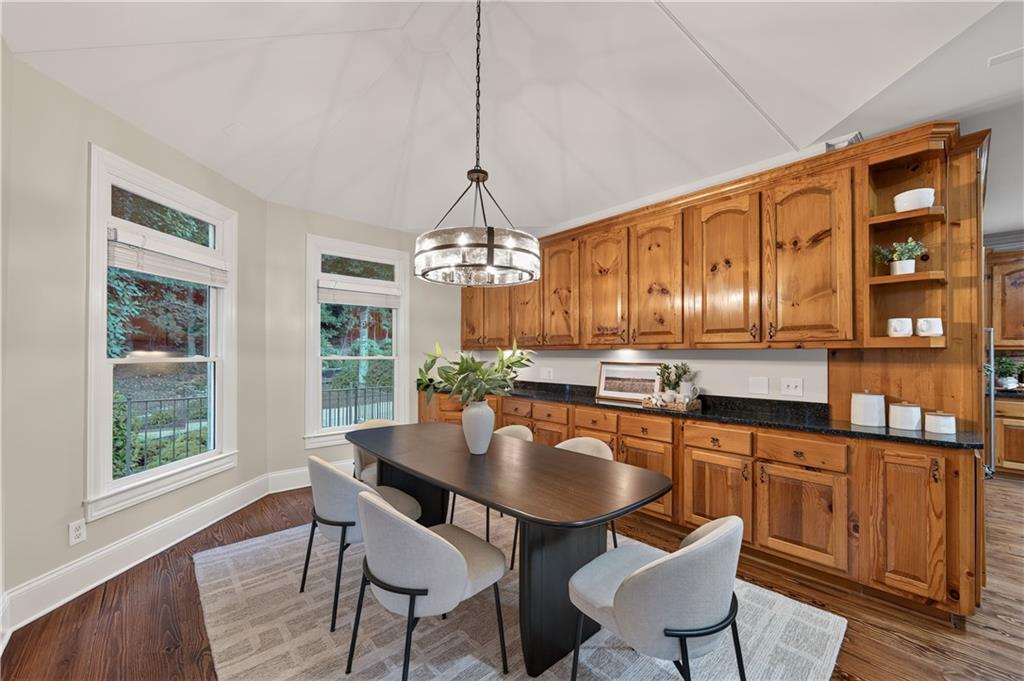 1055 Hedgerose Lane