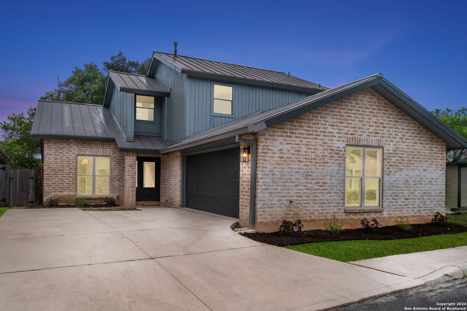 15 Campden Cir