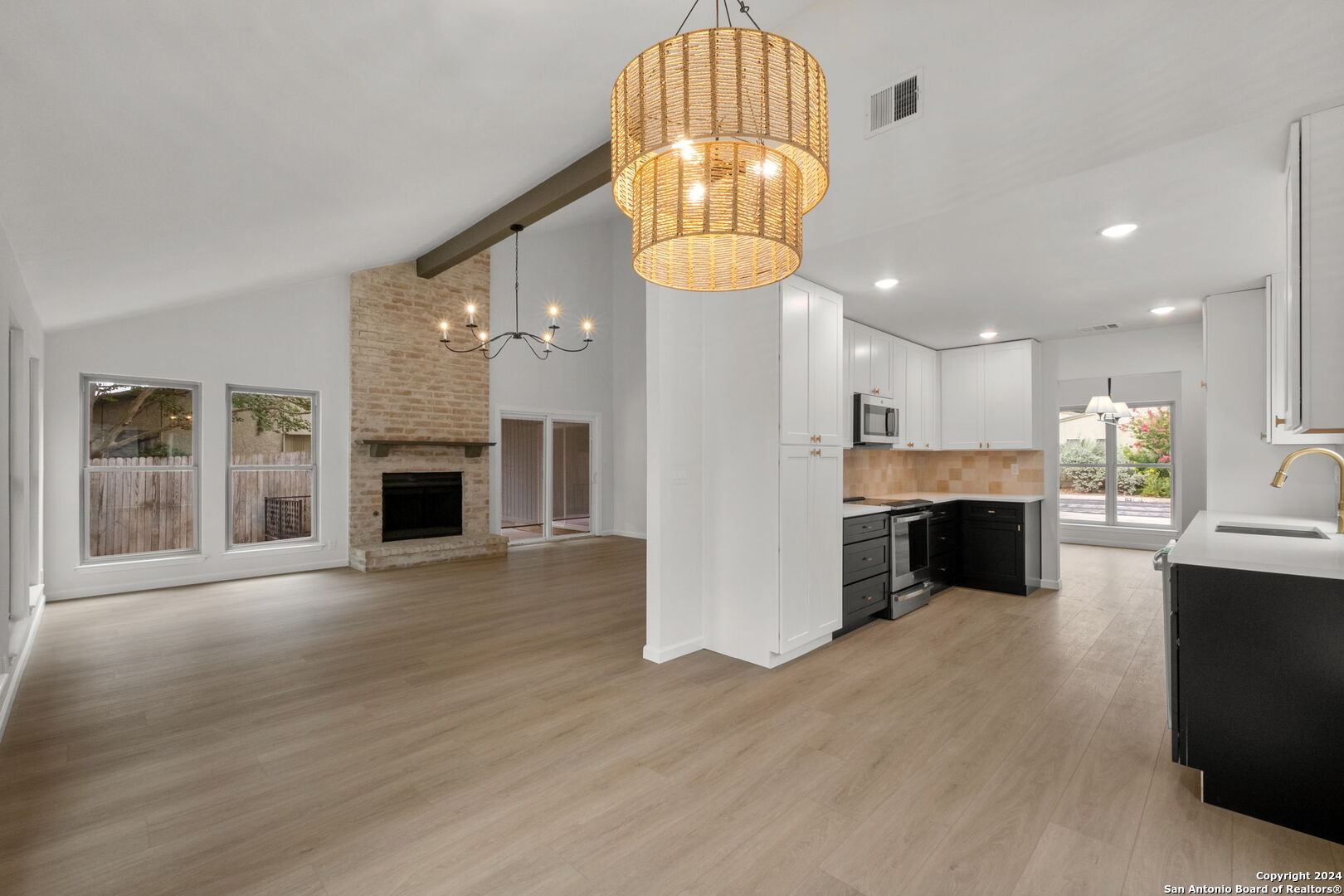 15 Campden Cir