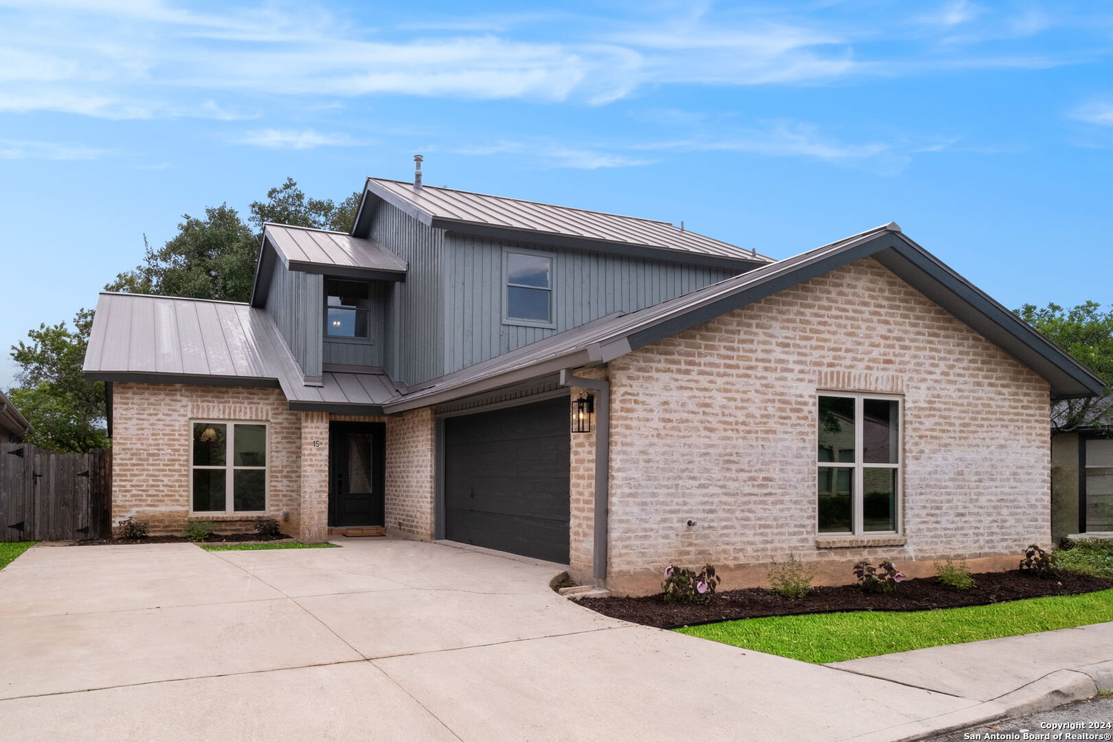 15 Campden Cir