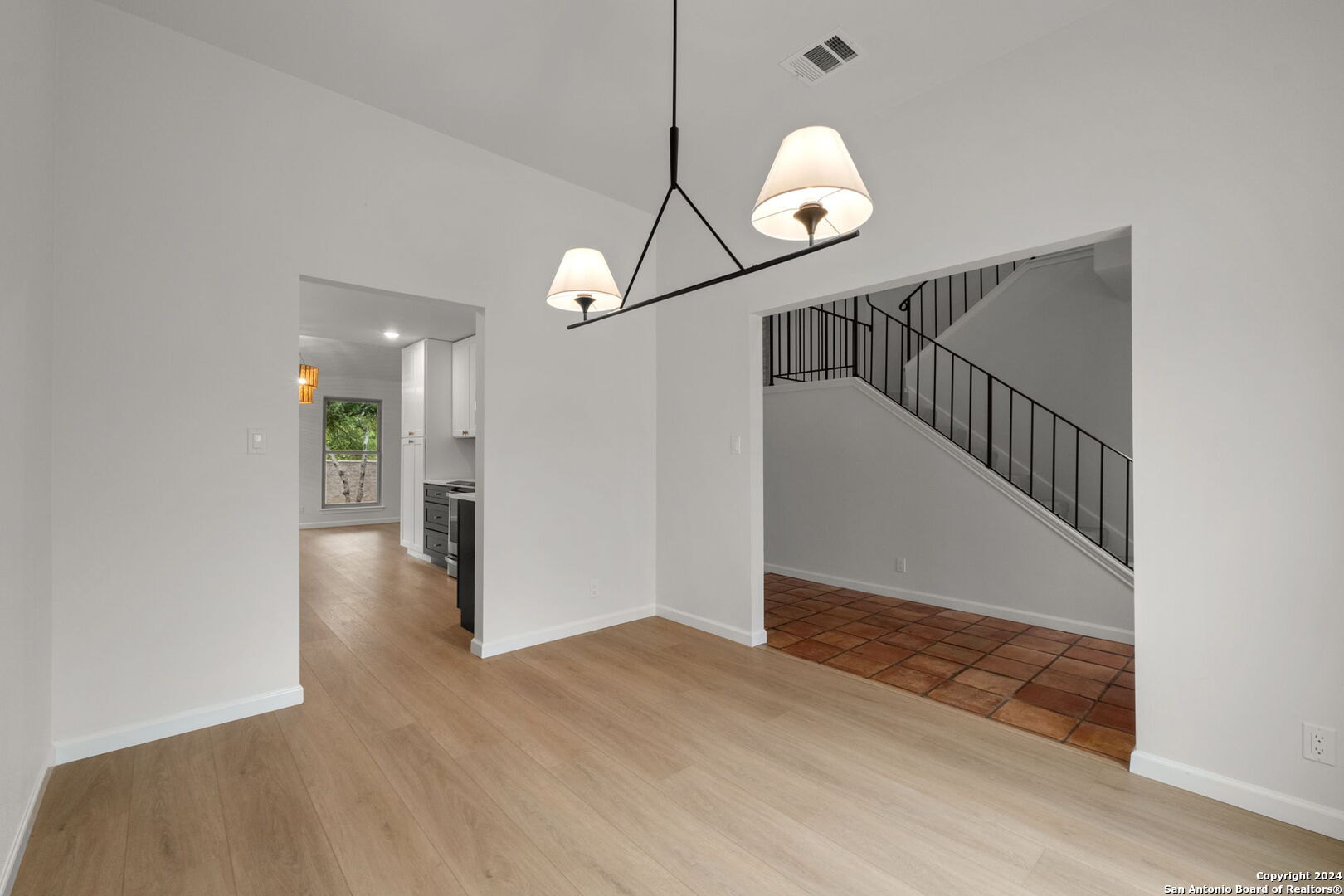 15 Campden Cir