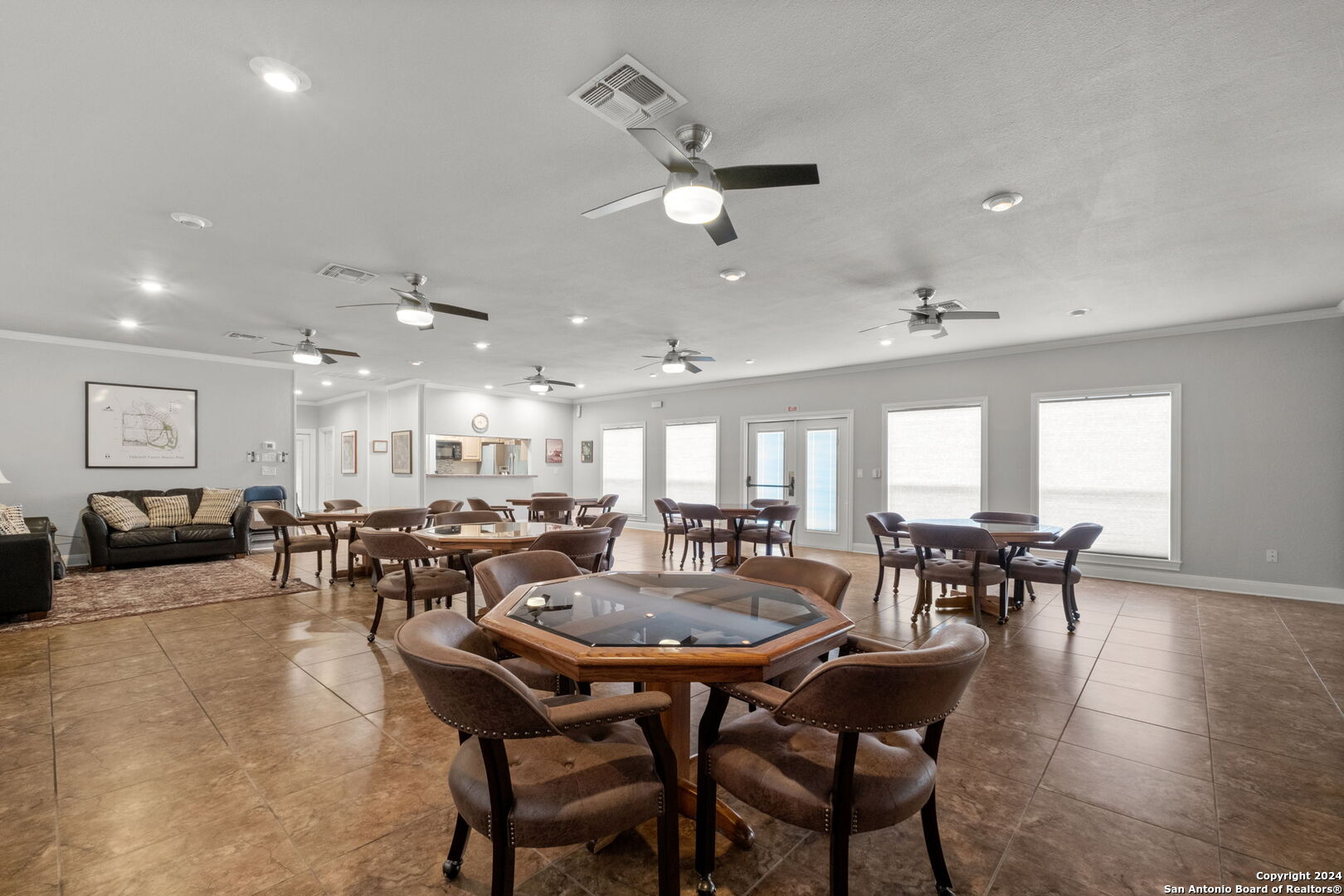 15 Campden Cir