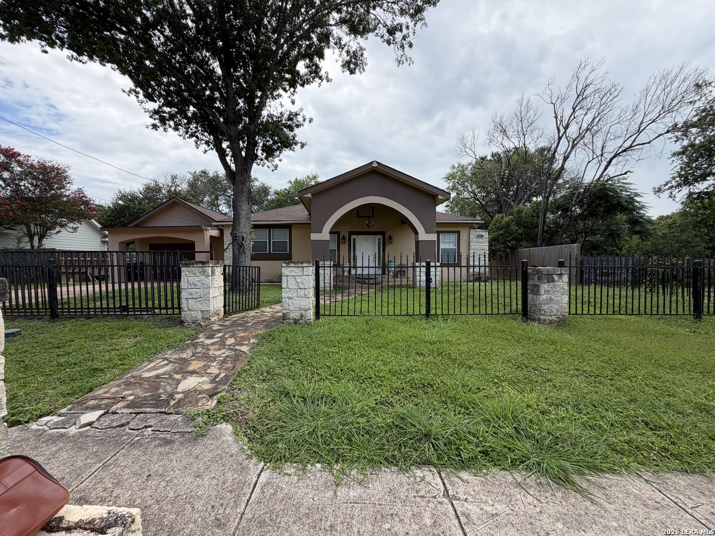 12718 MIDDLE LN