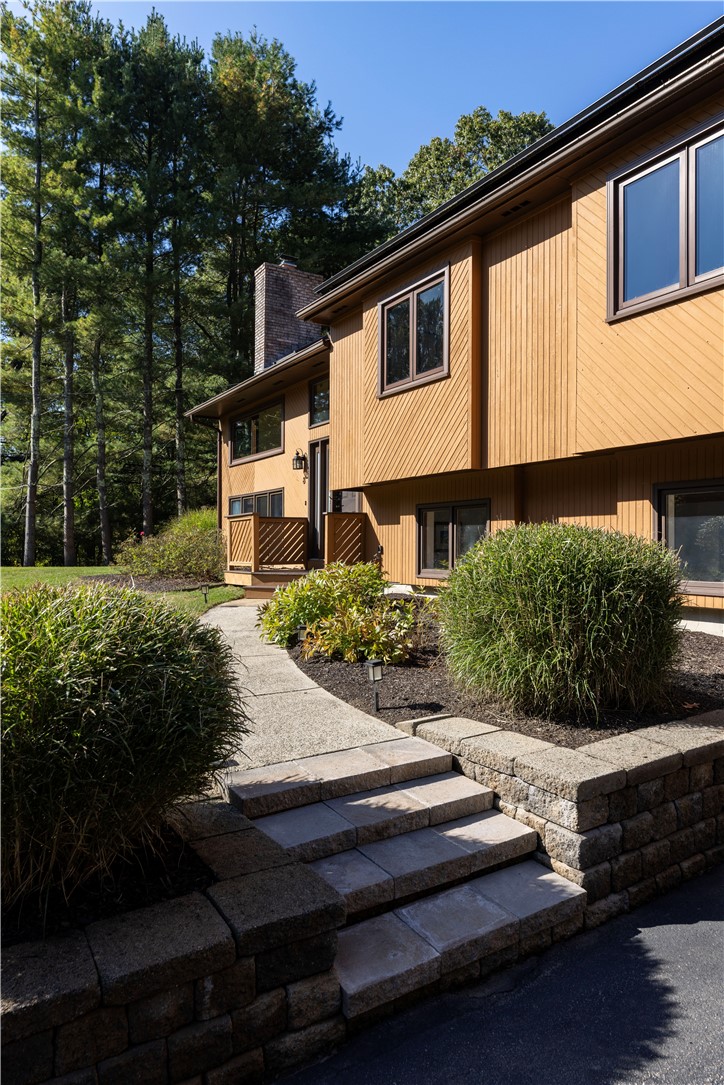 8 Robin Drive